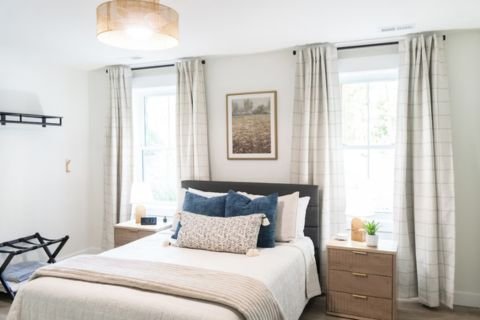 Timber Cove Rentals upstairs king bedroom with twin beds