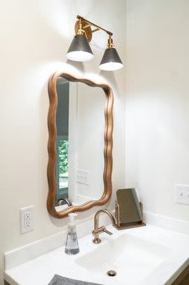 Timber Cove Rentals upstairs full bathroom