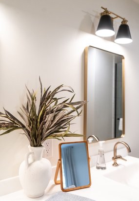 Timber Cove Rentals upstairs full bathroom